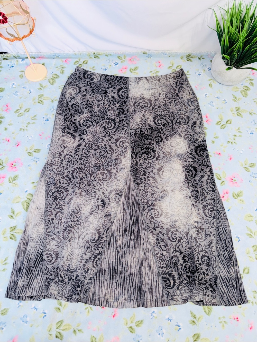 Tribal Floral Damask A-Line Skirt in Charcoal Gray Casual Lined 🌪️ - Picture 2 of 6